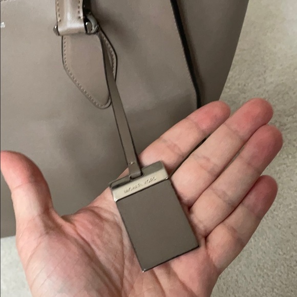 Michael Kors Collection Gracie Tote - Picture 4 of 16